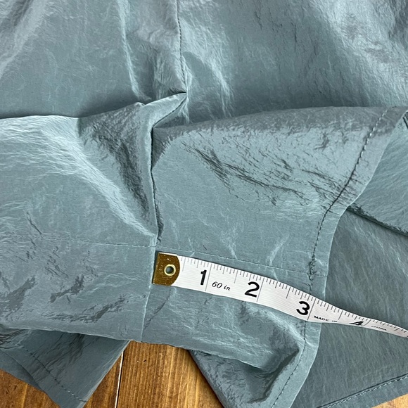 Varley Womens size small Tulair high rise shorts green - Picture 6 of 6